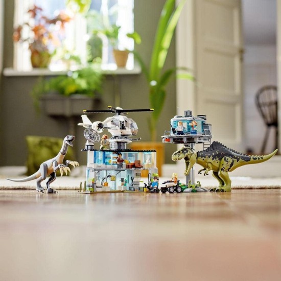LEGO® Jurassic World Giganotosaurus & Therizinosaurus Attack 76949 (658 Pieces)